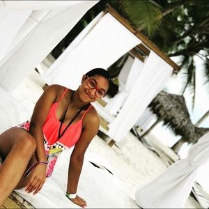 Meet your Posher, Genesis